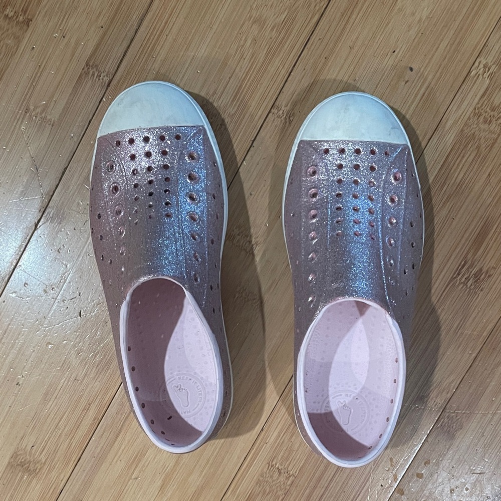 Native Shimmering Pink Kids Water Shoes